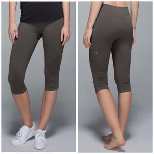 Lululemon In The Flow Crop ll Leggings- Dark Grey/ Size 12